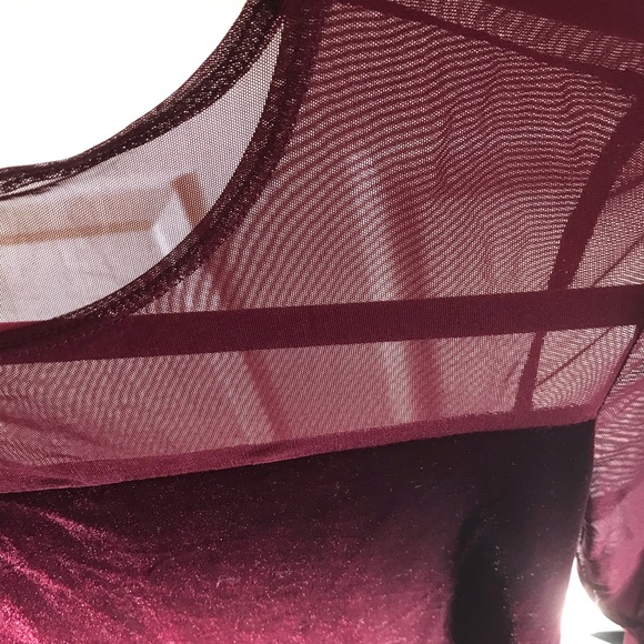 Western Connection wine L top.  Velveteen. - Picture 3 of 5